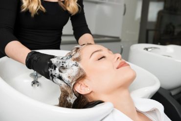 Hair wash at salon