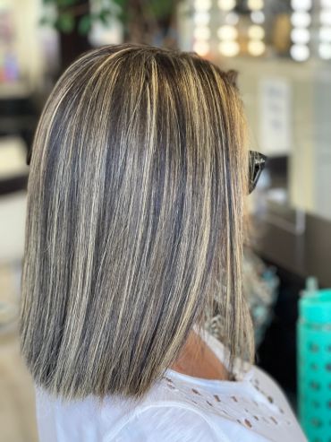 Shoulder length hair with highlights